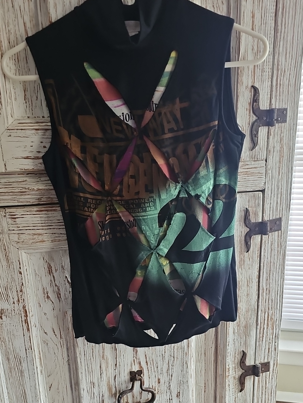 SHIRT PASSION Black Sleeveless Cutout Graphic Tank w/ Printed Underlay - Size S